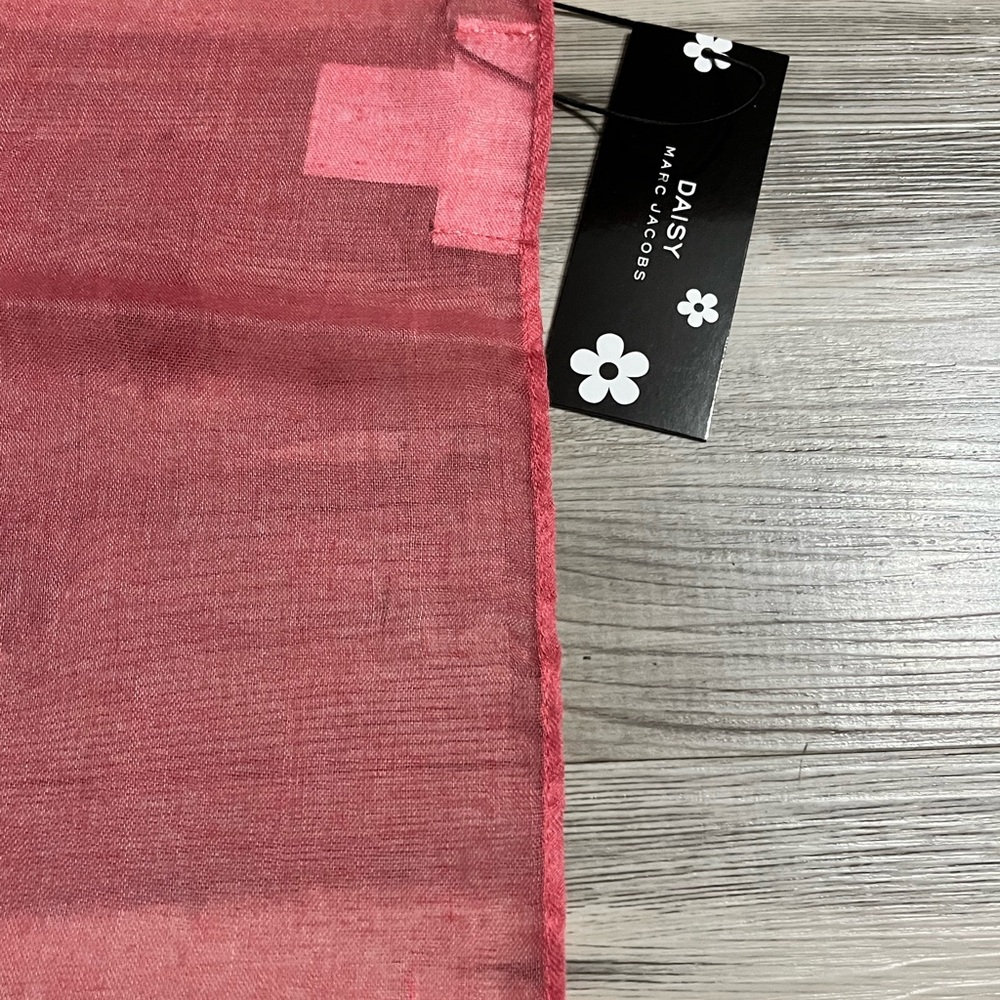 Marc Jacobs Daisy Two-Tone Pink Scarf - Picture 4 of 6